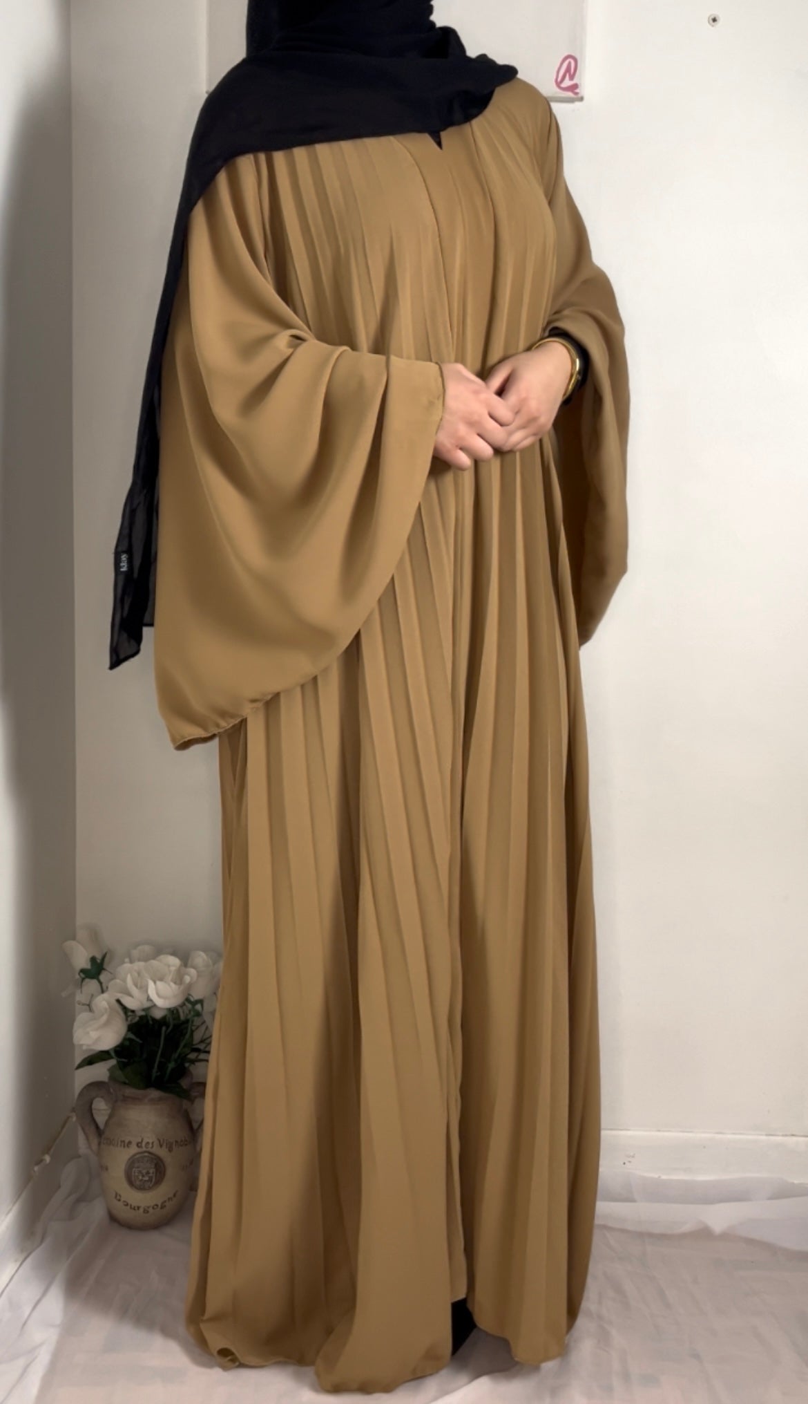 PLEATED ABAYA