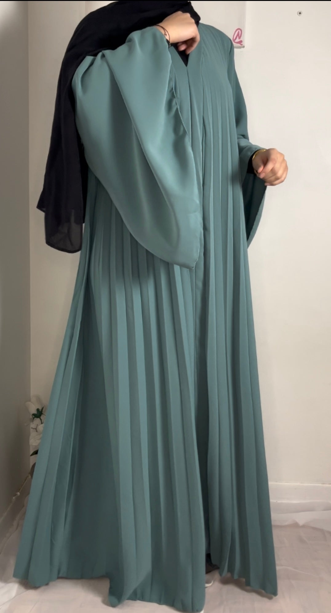 PLEATED ABAYA