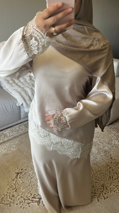 LACE TOP